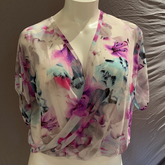 😁   SOLD 😁  Jennifer Lopez Blouse - Picture 1 of 6